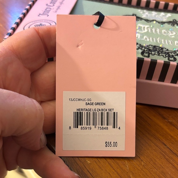 Juicy Couture Sage Green Heritage Wallet NIB - Picture 4 of 4